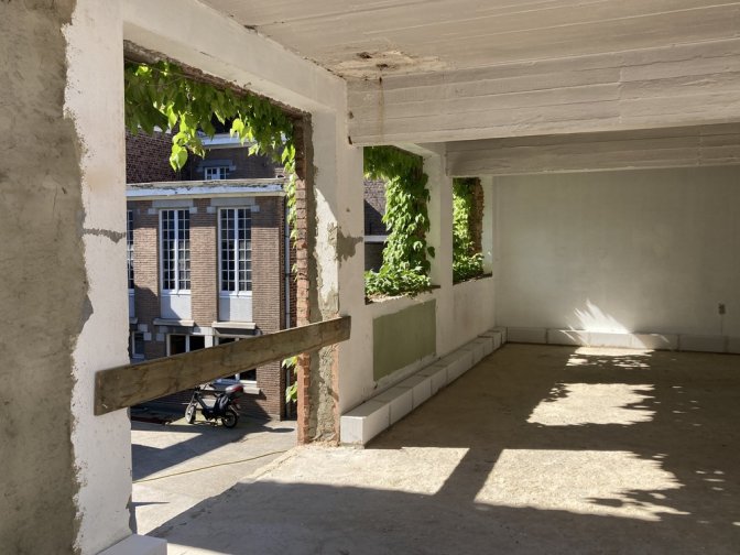 La vie pénètre enfin...